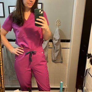 FIGS XS top, S bottom Scrub Set Bright Fuschia